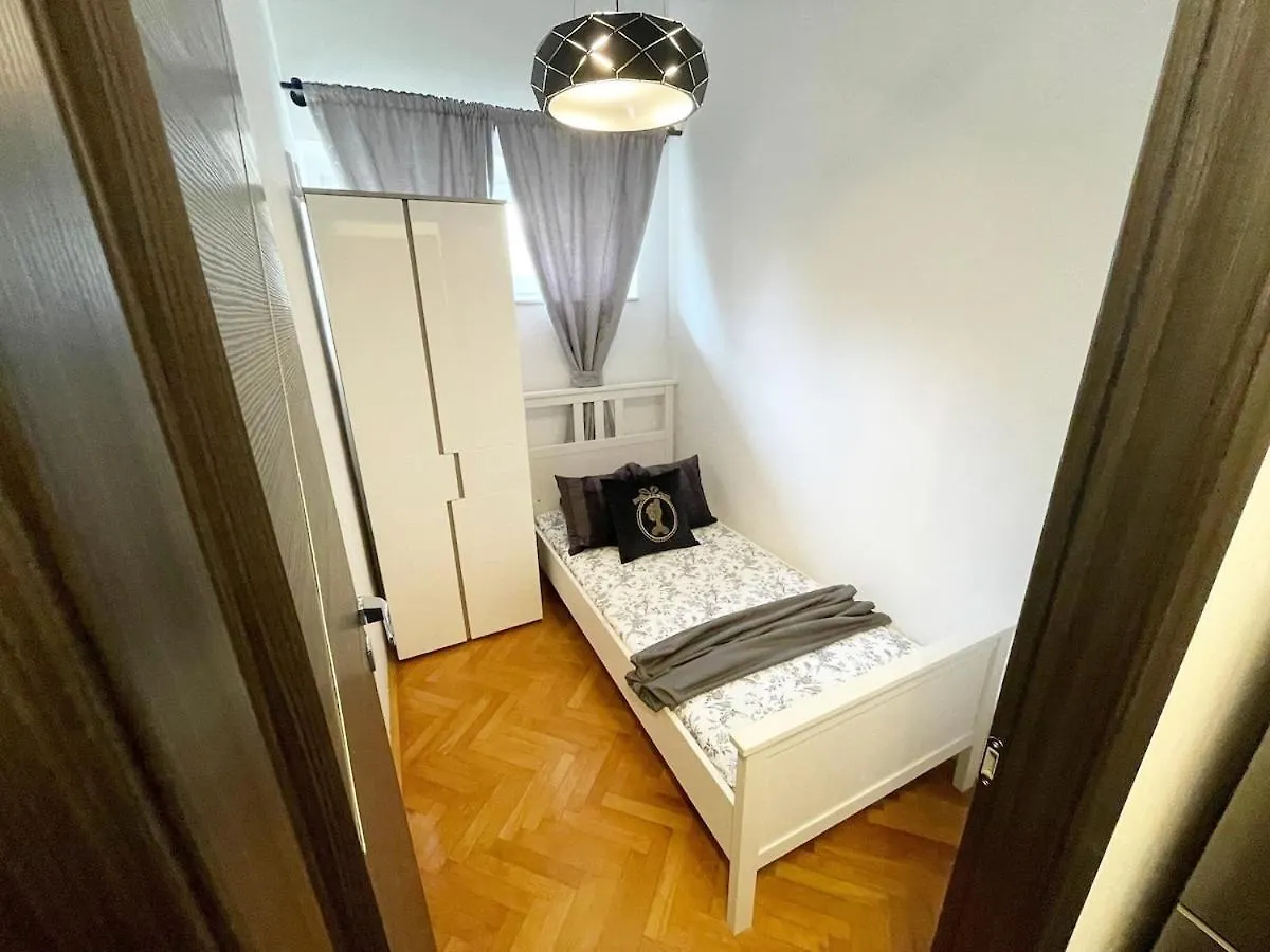 Mini Palais - Beachfront, 5 Min Center, Terrace Split