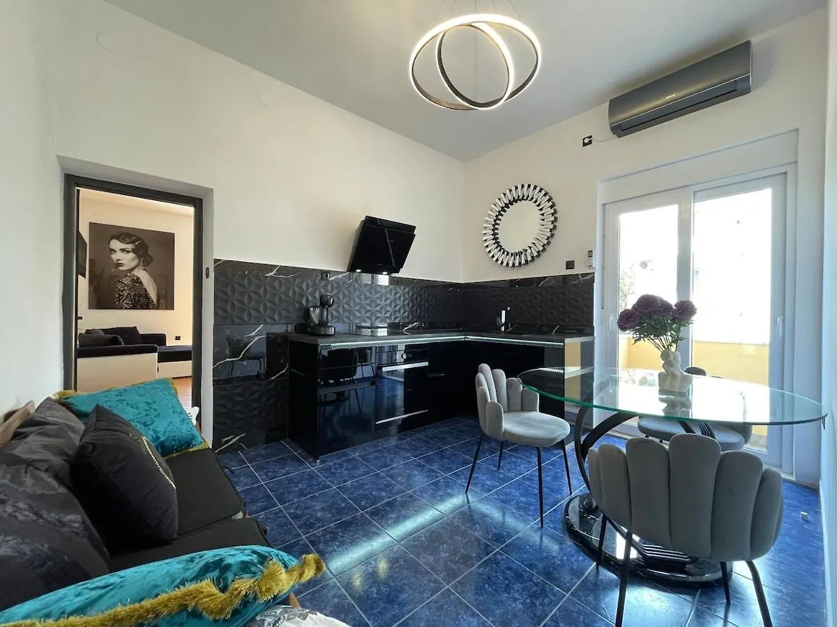 Mini Palais - Beachfront, 5 Min Center, Terrace Split 0*,