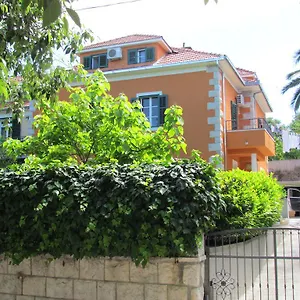 Apartment Bacvice Holiday With Free Parking Appartement